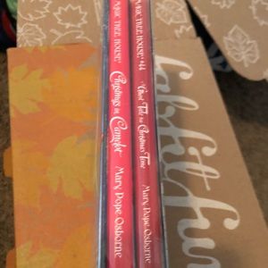 Magic Tree House 2 Book Christmas Collection